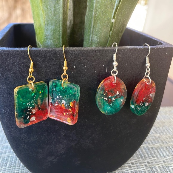 Handmade Festive Small Holiday Vibes Earrings Green and Red Oval - Picture 10 of 10